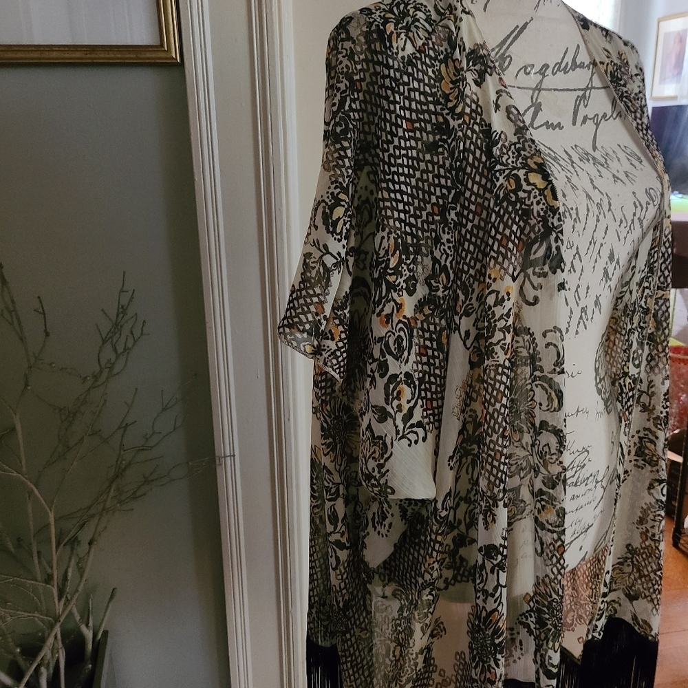 Womens top nwot - Picture 2 of 5